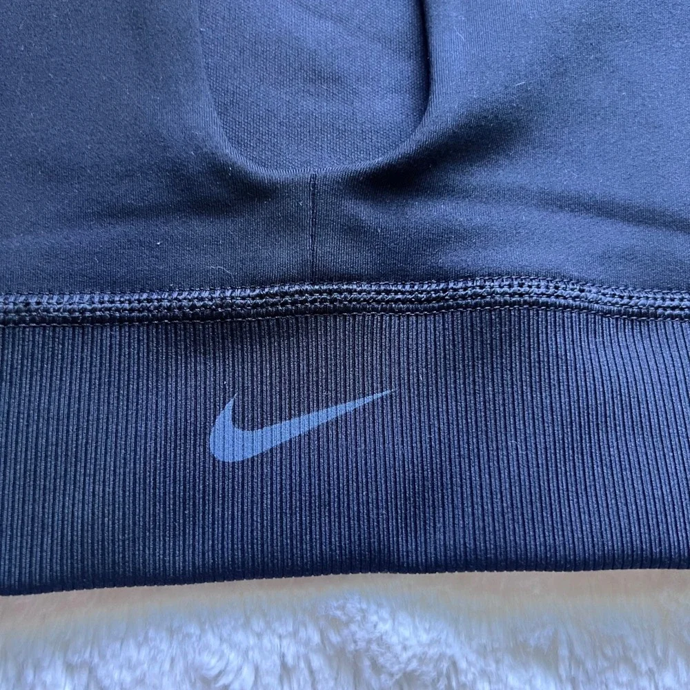 Nike Women's High Neck Keyhole Back Sports Bra Black Ribbed Hem Size Small NWOT